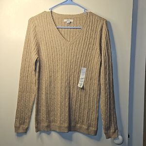 NWT Croft and barrow lightweight vneck sweater size Small